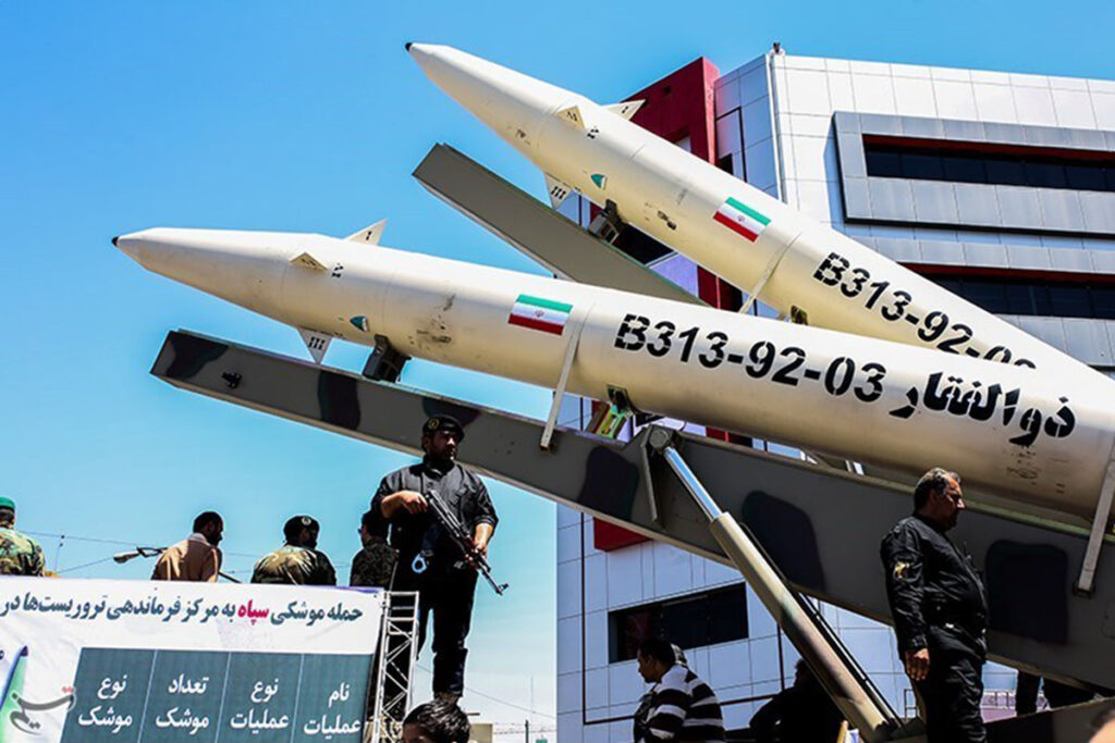 Por que afundar um porta-aviões dos EUA é mais difícil do que o Irã admite 4 Míssil Zolfaghar Basir iraniano. Foto: Tasnin News.