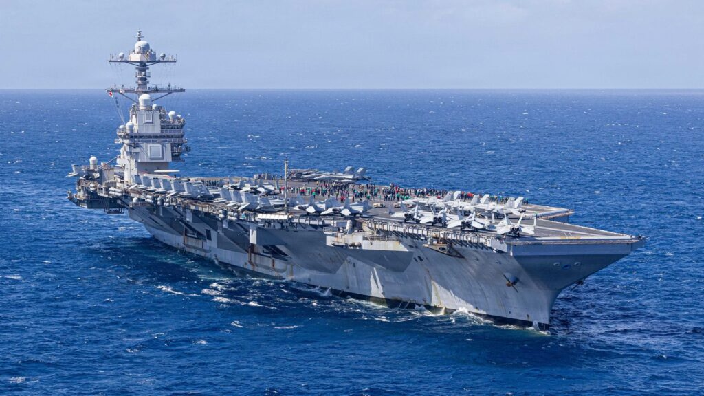 Incêndio paralisa o maior porta-aviões do mundo — o que realmente aconteceu? 2 Porta-aviões USS Gerald R. Ford (CVN-78) navegando no mar do Caribe