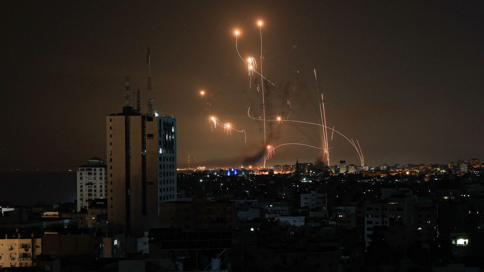 Irã está lançando “chuva de bombas” contra Israel – Por que é tão difícil abatê-las?