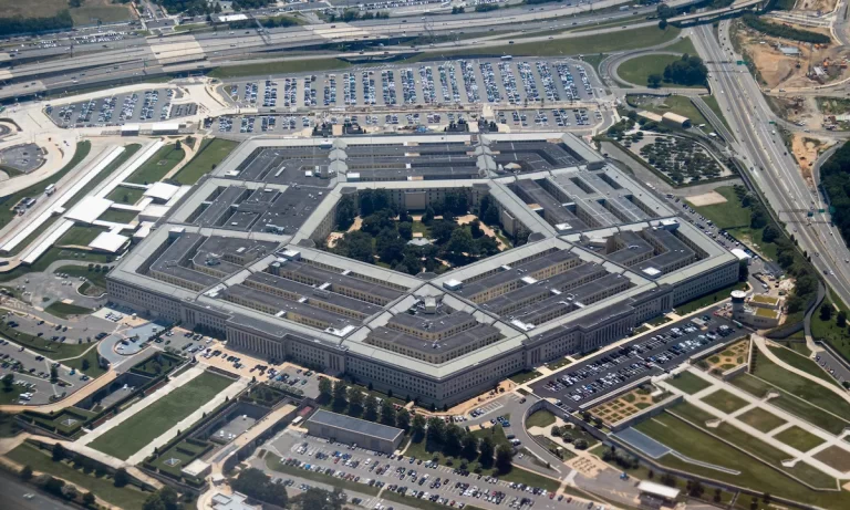 Pentágono pressiona empresa de IA para desenvolver armas autônomas em ultimato