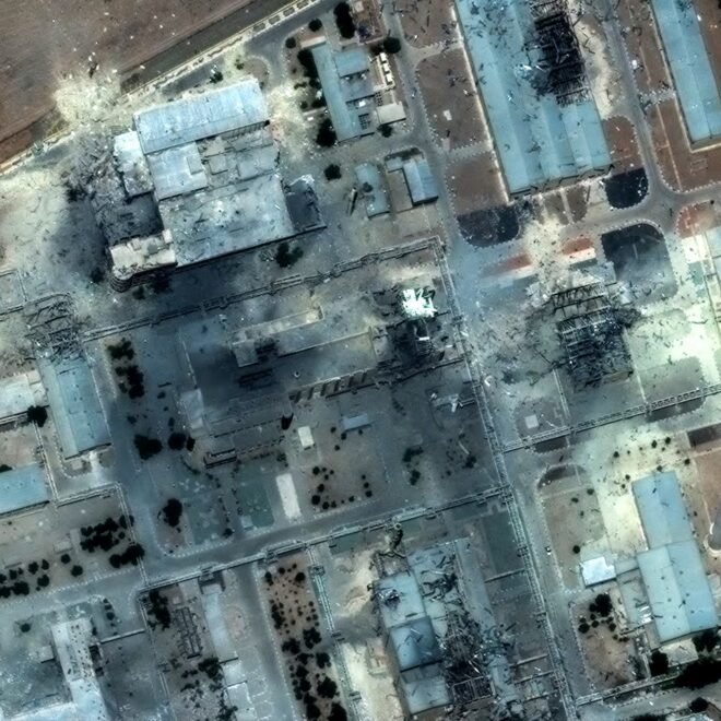 O urânio iraniano sobreviveu aos bombardeios — e os EUA debatem entrar no Irã para recuperá-lo