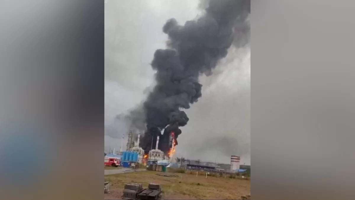Três decisões russas que saíram pela culatra e mudaram o rumo da guerra 3 Ataque de drones atingiu o porto de Ust-Luga, na região de Leningrado. Foto: Telegram ASTRA.