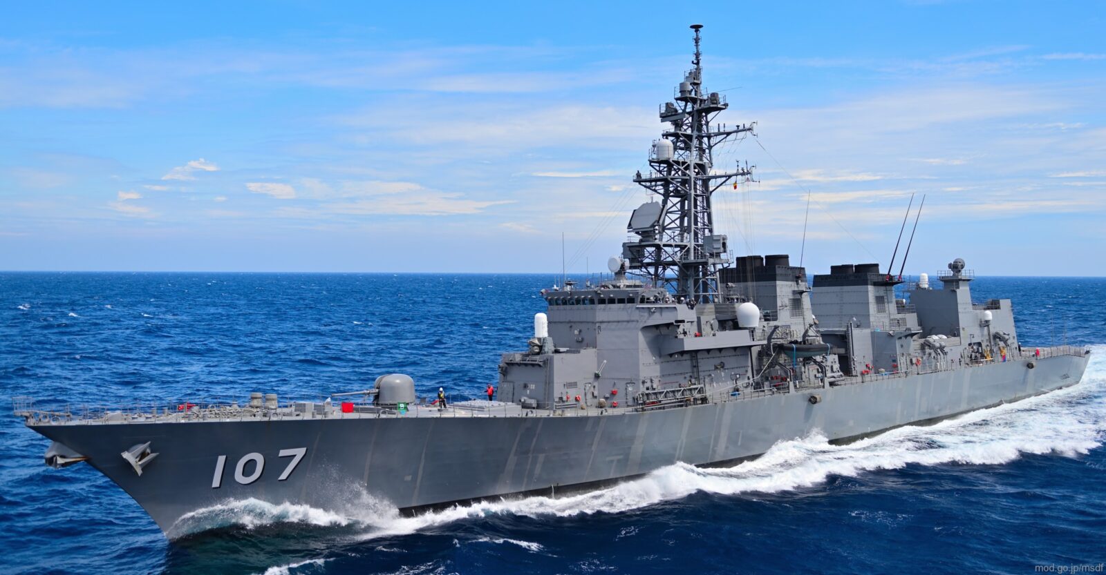 Navio de guerra japonês desafia a China em data histórica. A reação chinesa surpreendeu 3 Destróier japonês da classe Murame DD-107 JS Ikazuchi.
