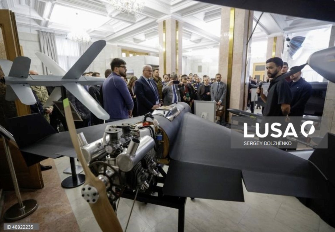 O drone secreto que a Ucrânia escondeu por 3 anos — e o impacto que ele está causando na Rússia 3 Drone Sichen em exposição, visão traseira. Foto: Sergey Dolzhenko.