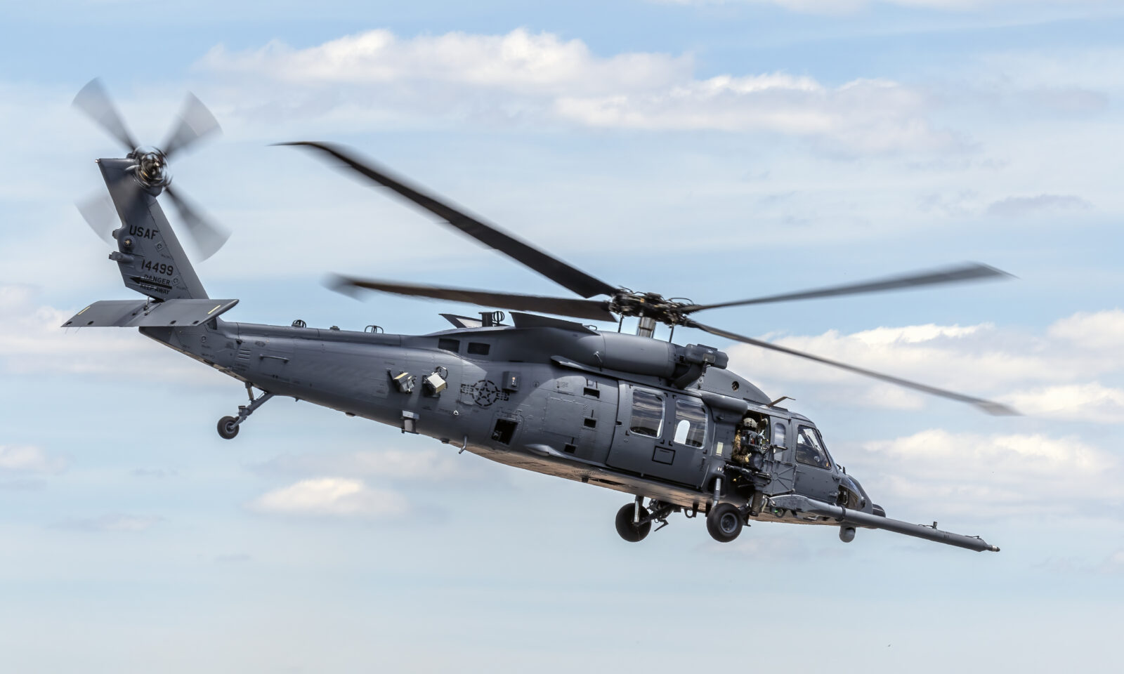 F-15 derrubado no Irã: o que acontece com o piloto atrás das linhas inimigas 3 Helicóptero da Força Aérea Americana HH-60W Jolly Green II 19-14499. Foto: Acroterion.