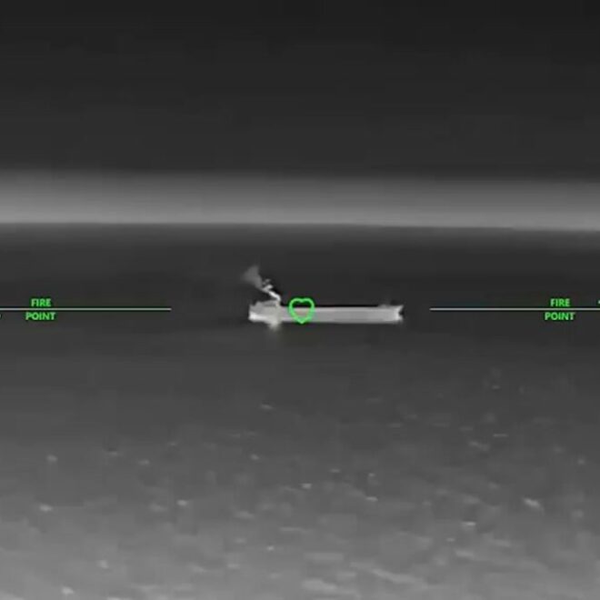 Ucrânia atinge 7 navios da frota sombra russa em uma única noite no Mar Negro e Azov