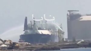 Drone atinge navio de gás americano em porto do Egito e ninguém assume o ataque