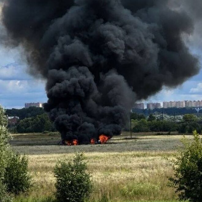 Caça furtivo Su-57, o mais avançado da Rússia, cai perto de Moscou durante voo de treino