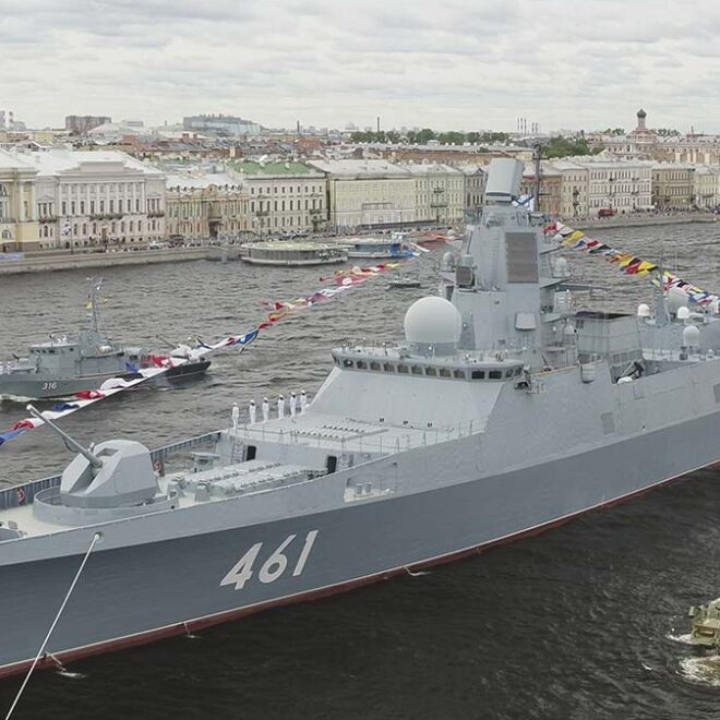 Rússia leva fragata com mísseis Zircon para a costa alemã no Báltico