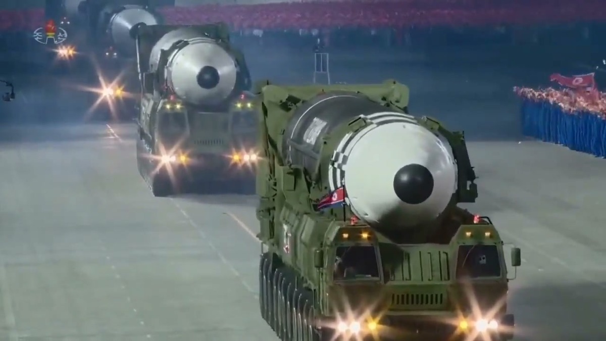 Rússia recebe da Coreia do Norte o Hwasong-11C, míssil com ogiva de 2,5 toneladas, diz inteligência ucraniana 1 Imagem: reprodução KCTV, via @Currentreport1/X