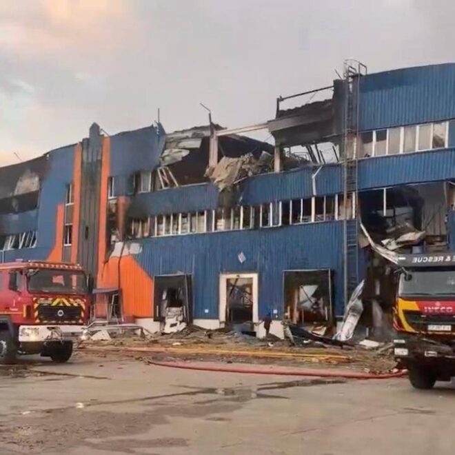 Ataque russo destrói centros logísticos civis e mata 17 na região de Kiev