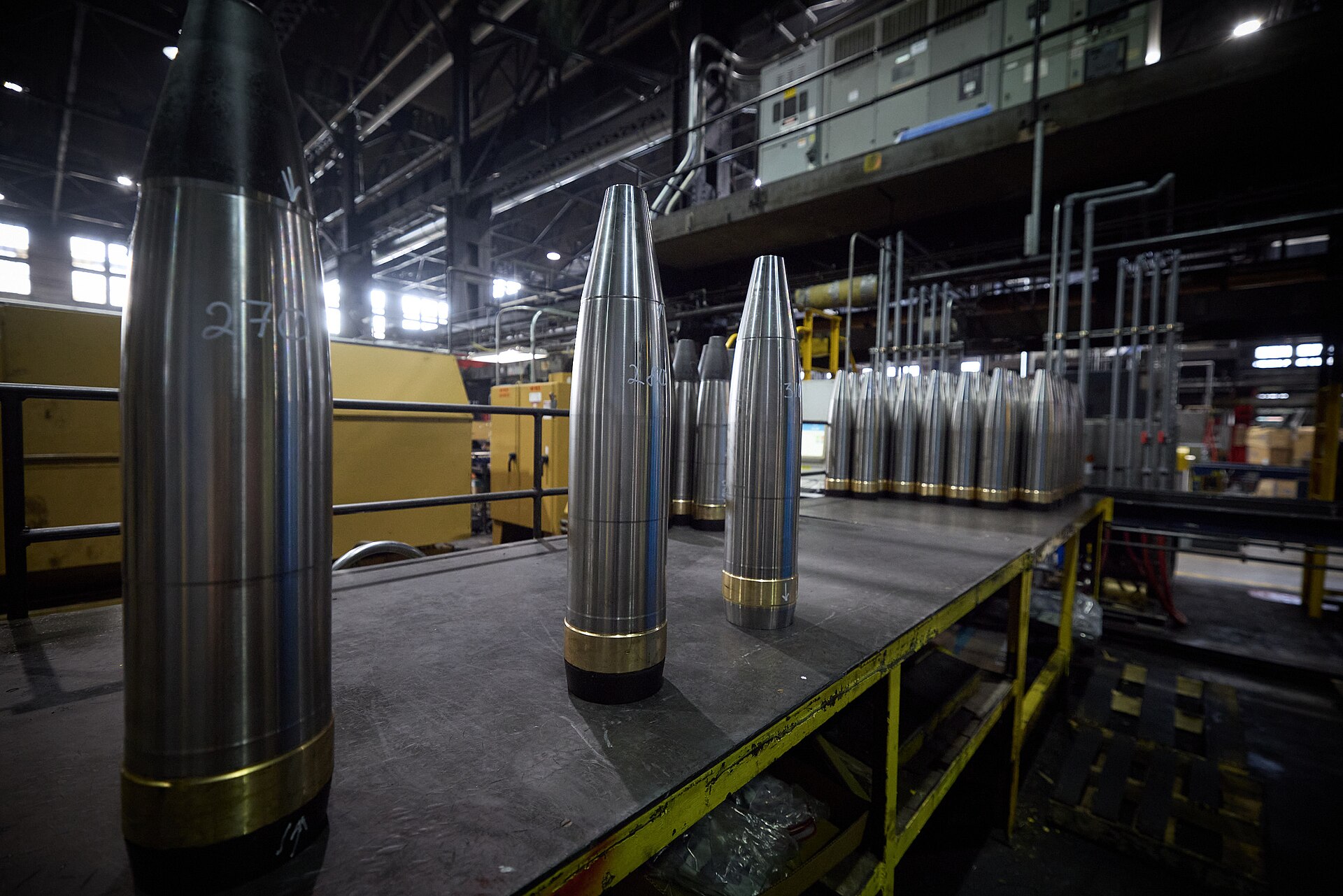 Projéteis de artilharia de 155 mm na fábrica de munições do Exército dos EUA em Scranton (Pensilvânia). Foto: Gabinete da Pre