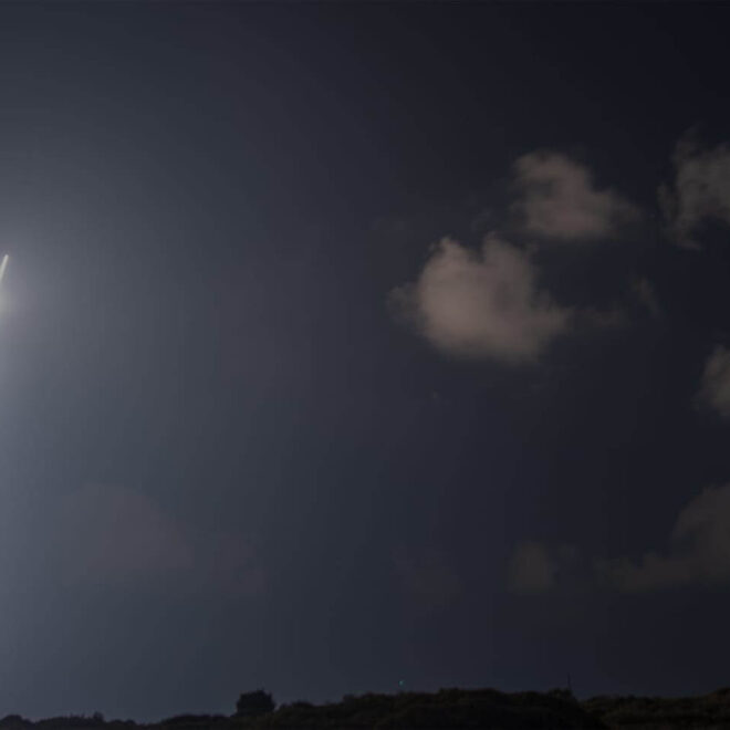 O Irã está usando “chuva de bombas” contra Israel — por quê é tão difícil abatê-los?