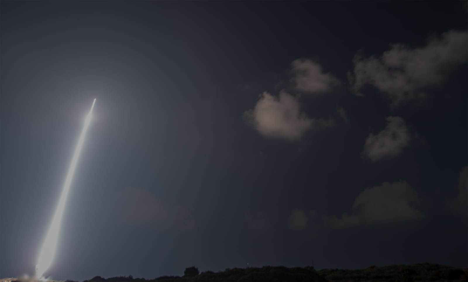 O Irã está usando "chuva de bombas" contra Israel — por quê é tão difícil abatê-los? 1 Lançamento de míssil interceptador em teste conjunto de defesa antimíssil de Israel e EUA. Foto: Agência de Defesa contra Mís